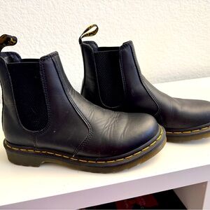 Dr. Martens 2976 Women's Smooth Leather Chelsea Boots